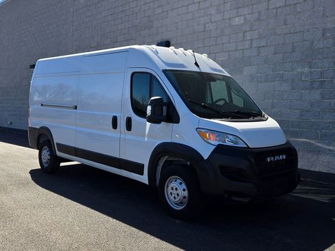 Used 2023 RAM ProMaster 2500 FWD image 7