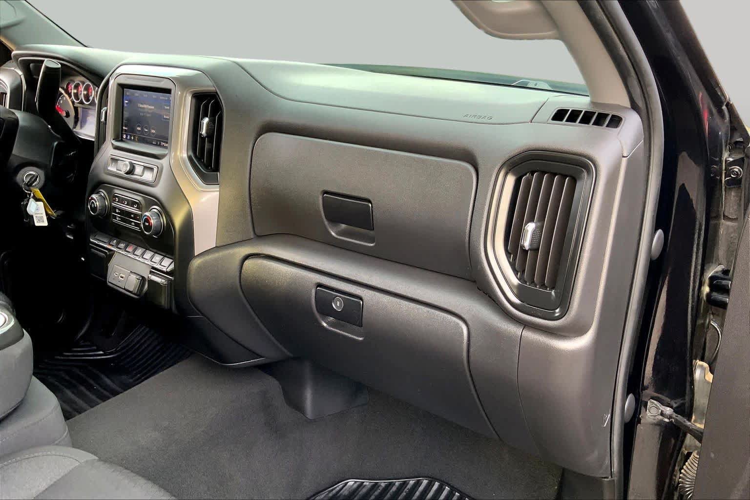 Used 2022 Chevrolet Silverado 1500 Custom w/ LPO, Dark Essentials Package RWD image 17