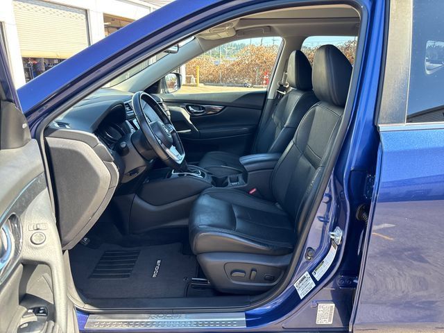 Used 2017 Nissan Rogue SL w/ SL Premium Package AWD/4WD image 16