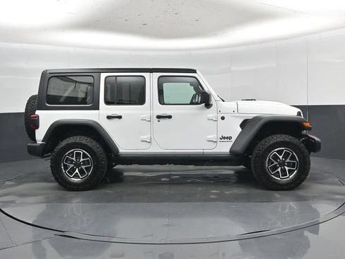 Used 2026 Jeep Wrangler Unlimited Rubicon AWD/4WD image 2