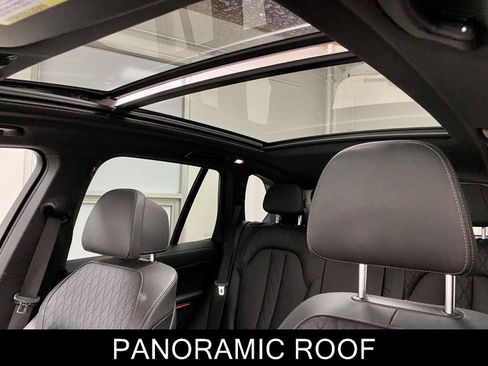 Used 2025 BMW X5 xDrive50e AWD/4WD image 27