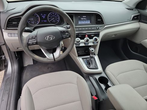 Used 2019 Hyundai Elantra SE FWD image 14