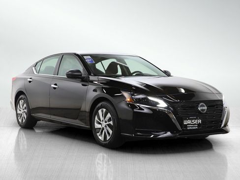 Used 2024 Nissan Altima 2.5 S image 7