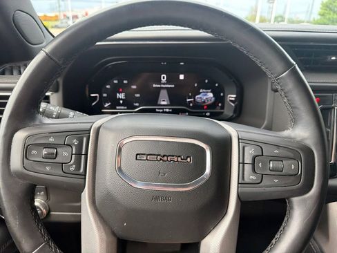 Used 2023 GMC Yukon XL Denali RWD image 18