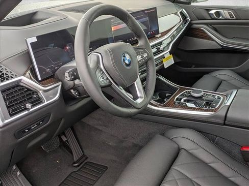 Used 2026 BMW X5 xDrive50e AWD/4WD image 3