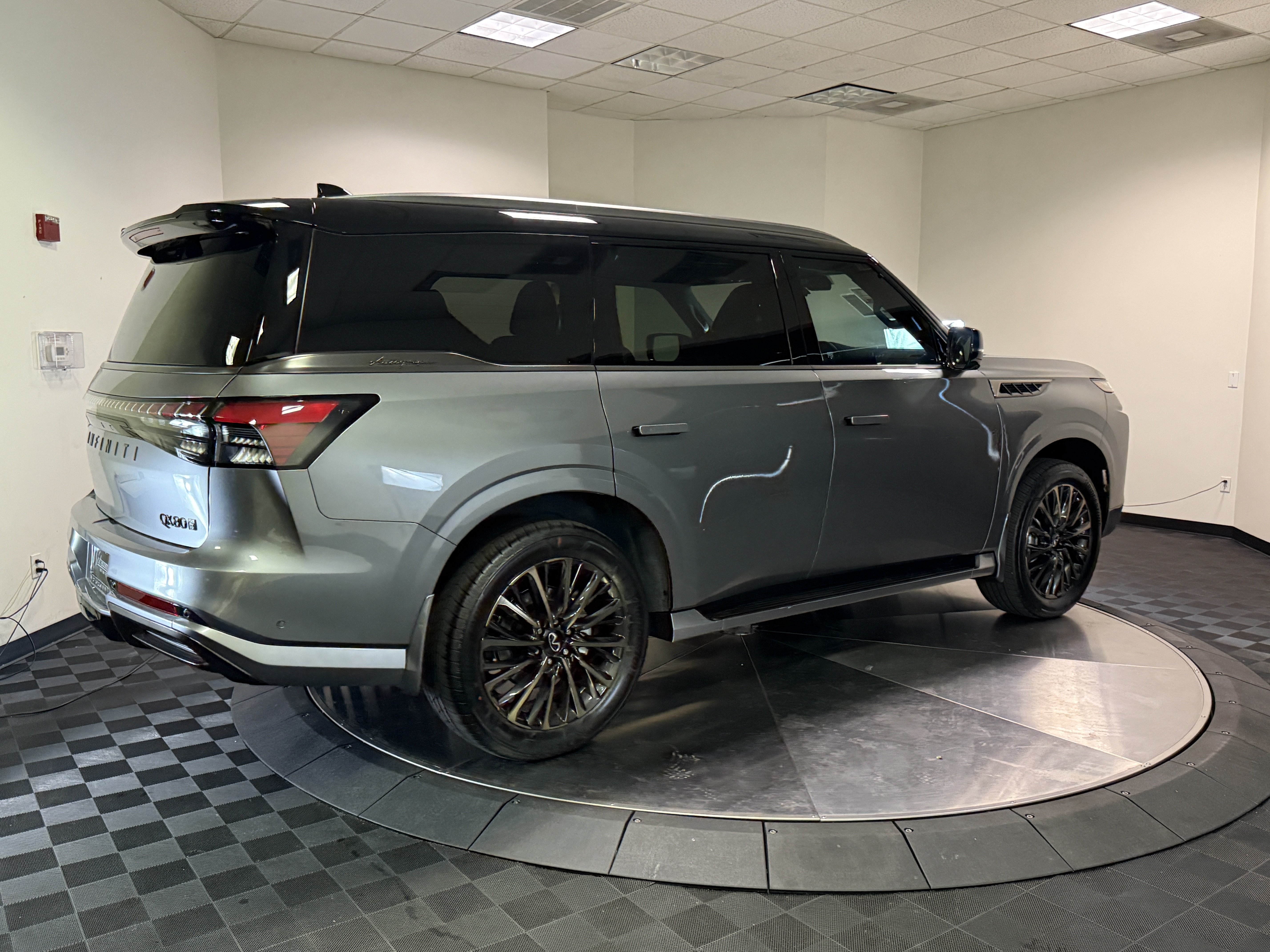 New 2026 INFINITI QX80 Autograph w/ Premium Cargo Package AWD/4WD image 9