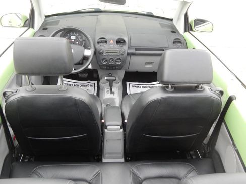 Used 2004 Volkswagen Beetle GLS image 2