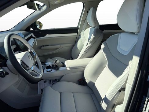 New 2025 Volvo EX90 Ultra w/ Protection Package Premier image 13