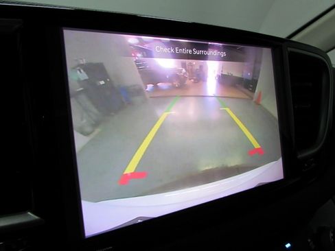 Used 2023 Chrysler Pacifica Touring-L FWD image 30