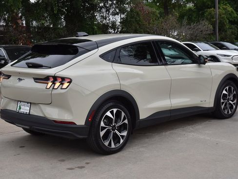 Certified 2025 Ford Mustang Mach-E Select w/ Comfort Package Lite AWD/4WD image 7