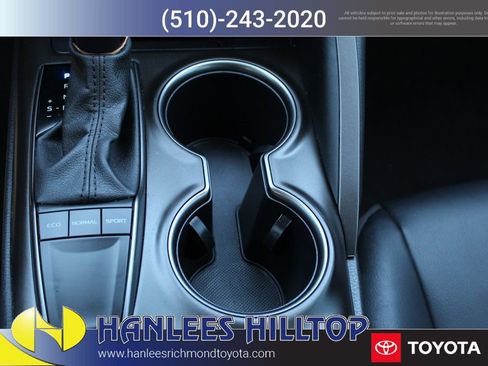 Used 2023 Toyota Camry SE image 19