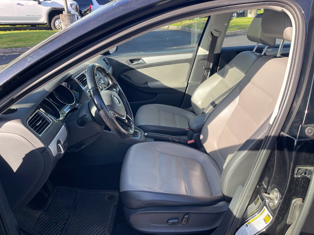 Used 2015 Volkswagen Jetta SEL Premium FWD image 9