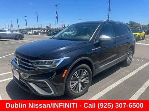 Used 2024 Volkswagen Tiguan Wolfsburg Edition AWD/4WD image 2