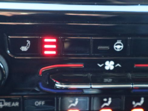 Used 2022 Jeep Grand Cherokee Limited image 24