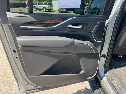 Used 2023 Cadillac Escalade ESV Premium Luxury AWD/4WD image 14