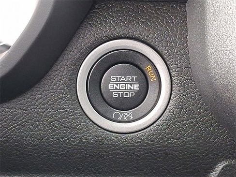 Used 2024 RAM 2500 Tradesman w/ Chrome Appearance Group image 16