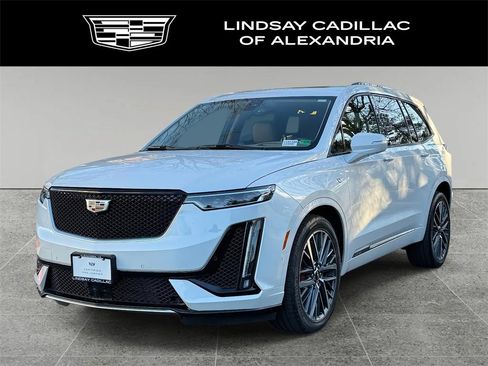 Used 2025 Cadillac XT6 Sport w/ Platinum Package image 1
