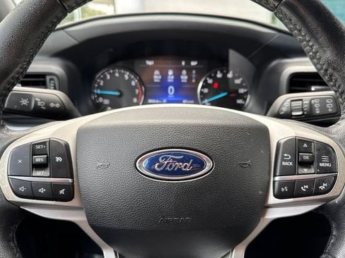 Used 2021 Ford Explorer XLT AWD/4WD image 37
