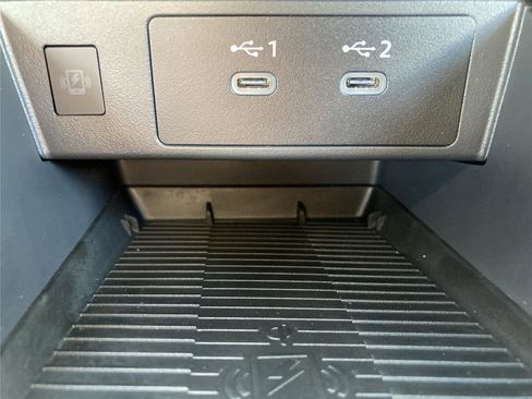 New 2025 Nissan Kicks SR image 22