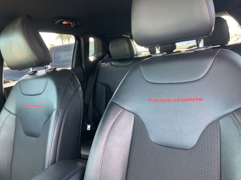 Certified 2024 Jeep Compass Trailhawk AWD/4WD image 16