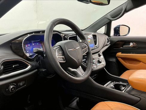 Used 2022 Chrysler Pacifica Pinnacle image 13