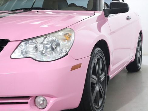 Used 2010 Chrysler Sebring Limited image 2