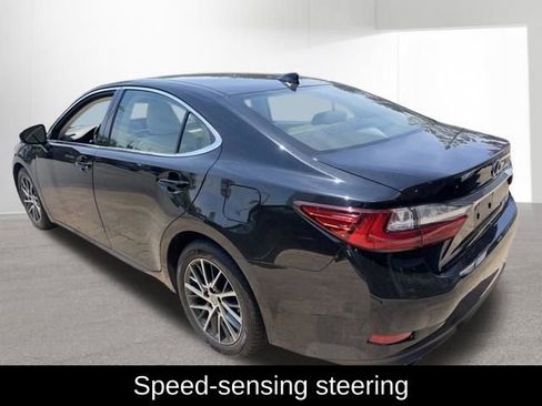 Used 2017 Lexus ES 350 w/ Luxury Package FWD image 9
