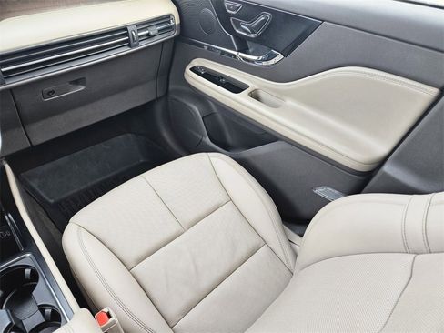 Used 2023 Lincoln Corsair Reserve w/ Equipment Group 201A image 12