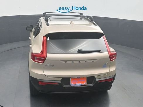 Used 2026 Volvo XC40 B4 Plus image 24