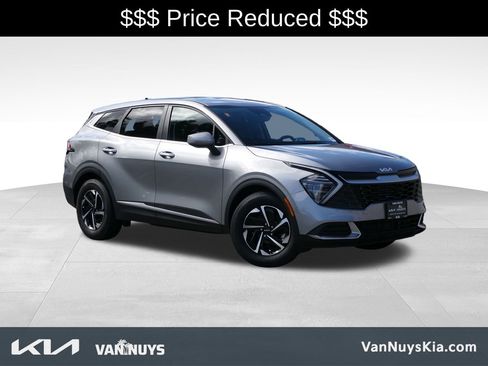 Used 2025 Kia Sportage LX image 1