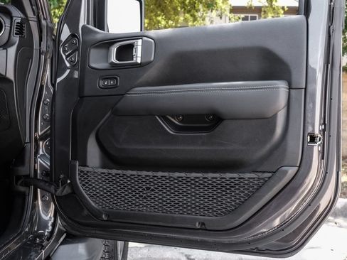 Used 2023 Jeep Wrangler Unlimited Sahara w/ LED Lighting Group AWD/4WD image 58