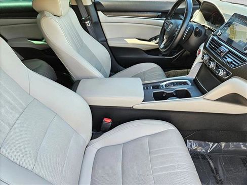 Used 2019 Honda Accord Touring image 28