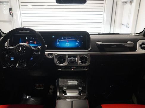 Certified 2025 Mercedes-Benz G 63 AMG 4MATIC image 15
