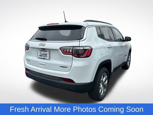 Used 2025 Jeep Compass Latitude image 4