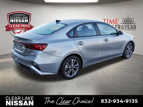 Used 2024 Kia Forte LXS FWD image 7