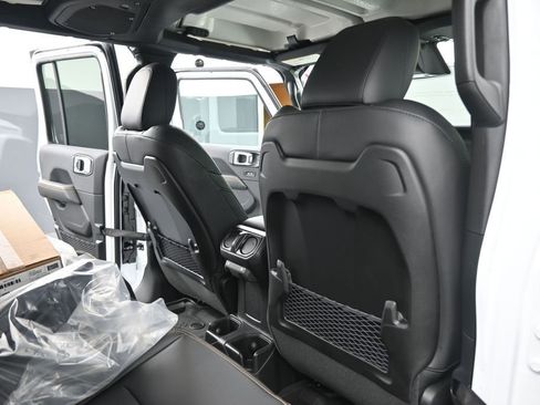 New 2026 Jeep Gladiator Sport AWD/4WD image 29