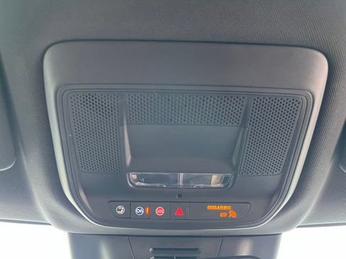 Used 2024 Chevrolet Equinox EV RS FWD image 18