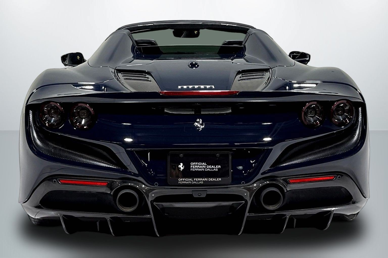 Used 2023 Ferrari F8 Spider RWD image 6