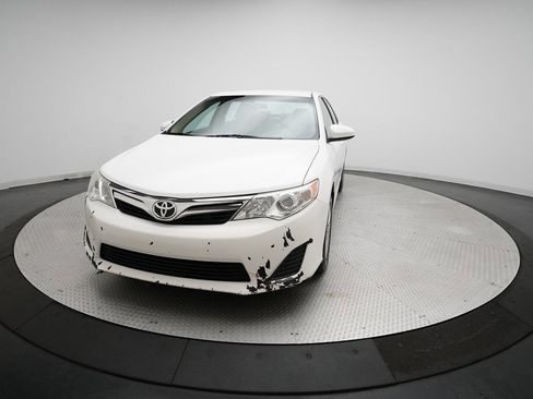 Used 2012 Toyota Camry LE image 30