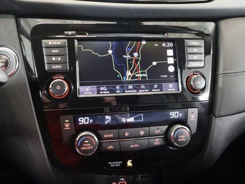 Used 2020 Nissan Rogue SL w/ Premium Package image 20