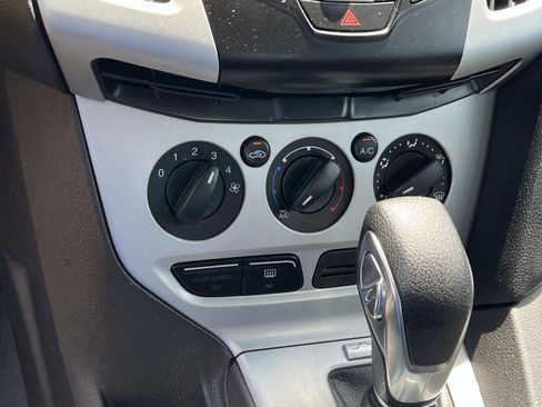 Used 2013 Ford Focus SE FWD image 29