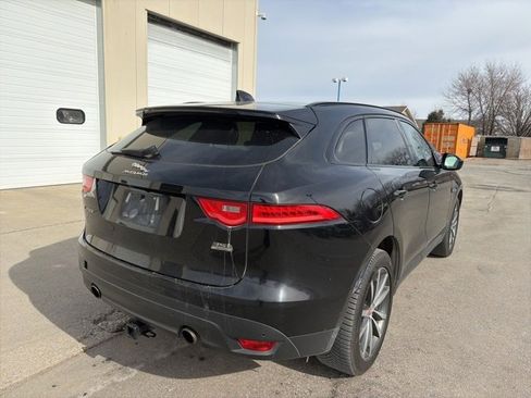 Used 2017 Jaguar F-PACE Prestige image 4