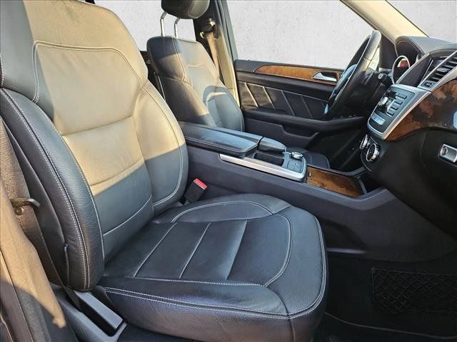 Used 2015 Mercedes-Benz GL 450 4MATIC image 24