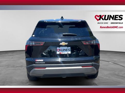 Used 2025 Chevrolet Equinox LT FWD image 9