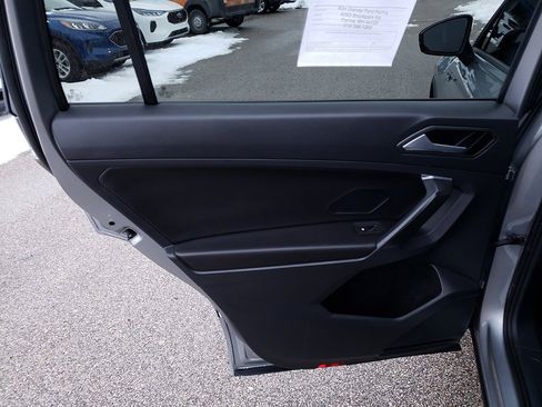 Used 2021 Volkswagen Tiguan SE R-Line image 12