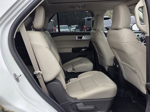 Used 2021 Ford Explorer Platinum w/ Equipment Group 601A image 16