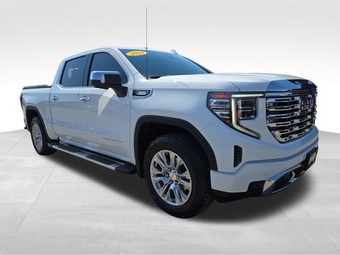 Used 2024 GMC Sierra 1500 Denali w/ Technology Package AWD/4WD image 1