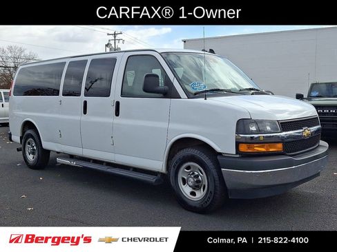 Certified 2020 Chevrolet Express 3500 LT w/ LT Preferred Equipment Group image 3
