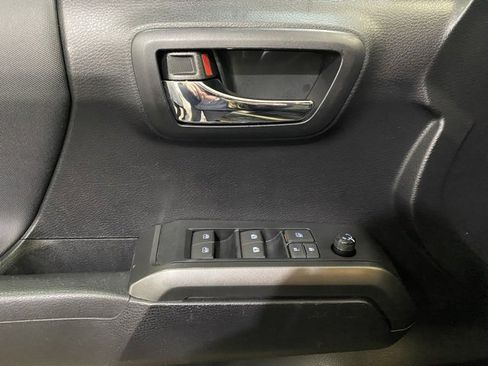 Certified 2020 Toyota Tacoma TRD Off-Road image 13