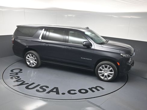 Used 2023 Chevrolet Suburban High Country w/ Premium Package 2 AWD/4WD image 23
